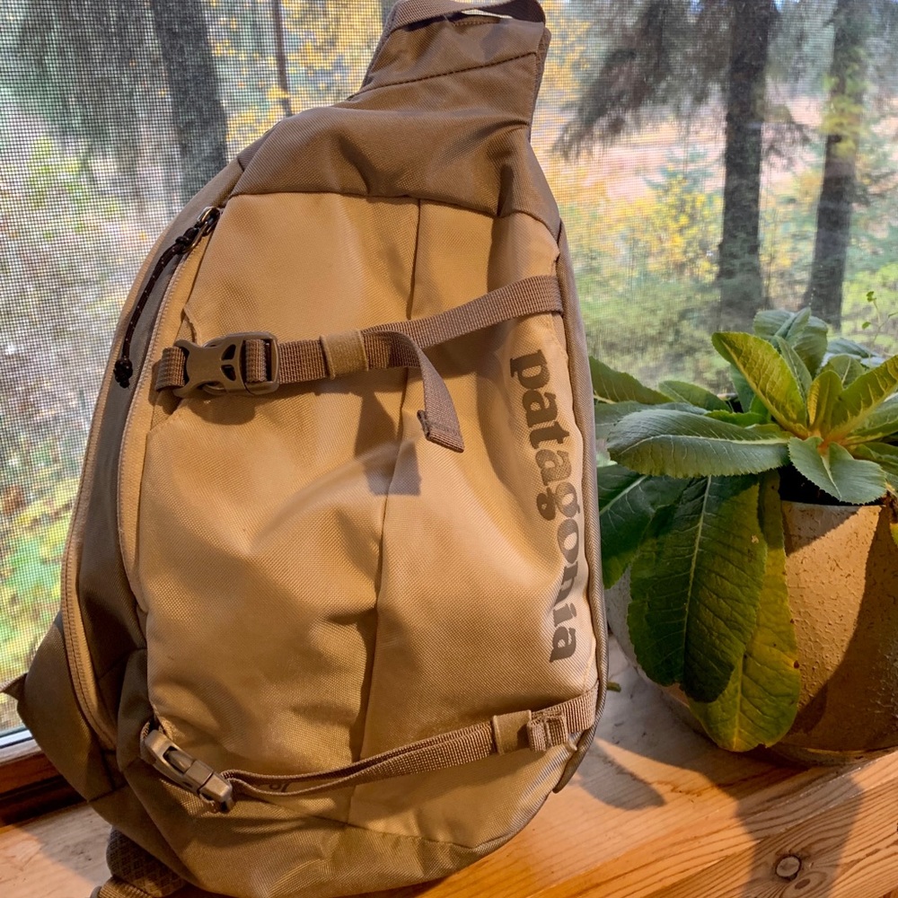 Patagonia 8L Atom Sling